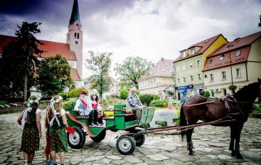 Fotorelacja z Narodowego Czytania „Wesela”