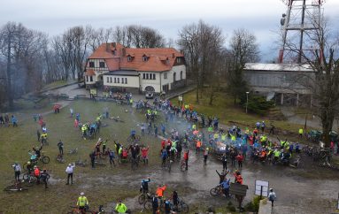 Ponad 200 śmiałków wzięło udział w wydarzeniu o nazwie „Sylwestrowy Wjazd na Ślężę”