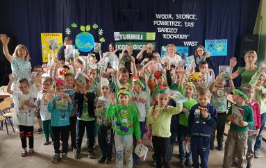 Turniej ekologiczny w szkole w Rogowie [ZDJĘCIA]