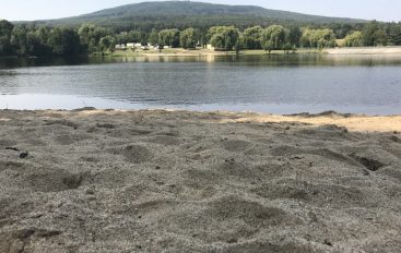 Miejska plaża nad Zalewem Sulistrowickim [ZDJĘCIA, FILM]