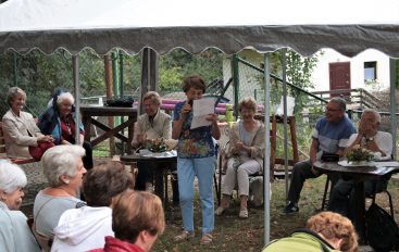 Liryczny koniec wakacji pod Ślężą – relacja z pikniku poetyckiego