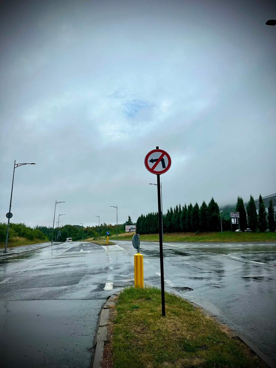 Prosimy wszystkich kierowców o stosowanie się do nowego oznakowania i obowiązujących zasad ruchu.